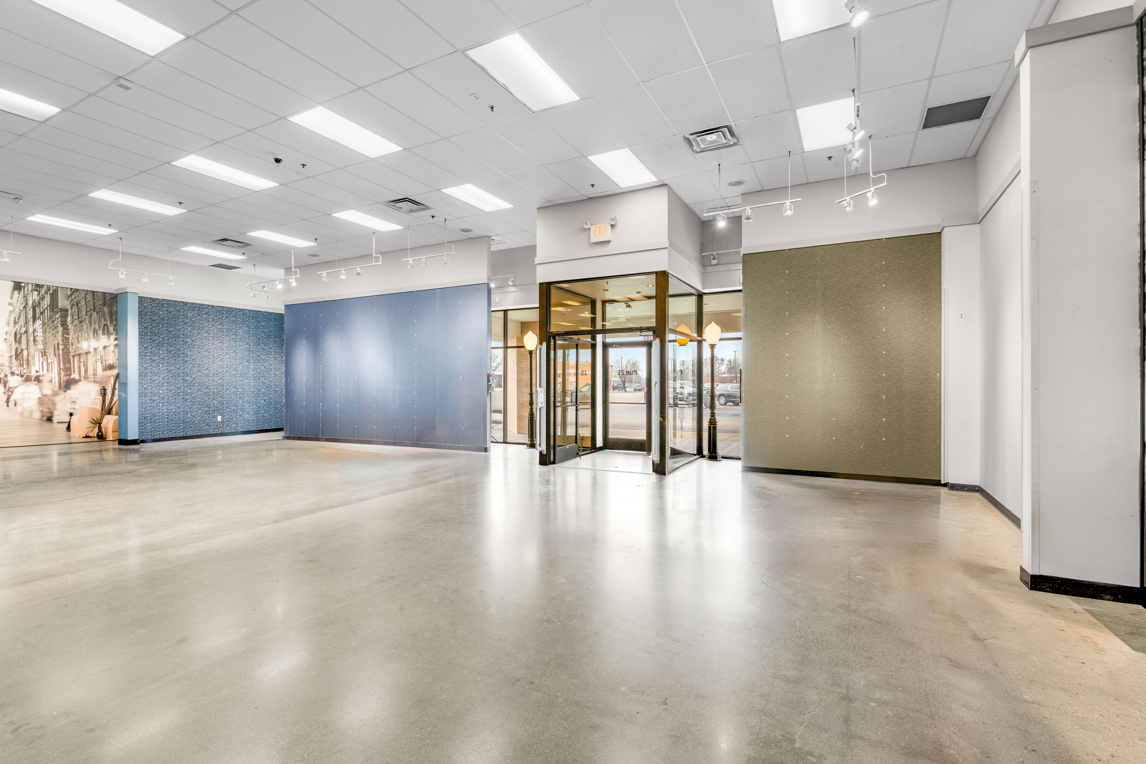 Property at 105 London Shopping Center, London, KY — photo 1 of 12