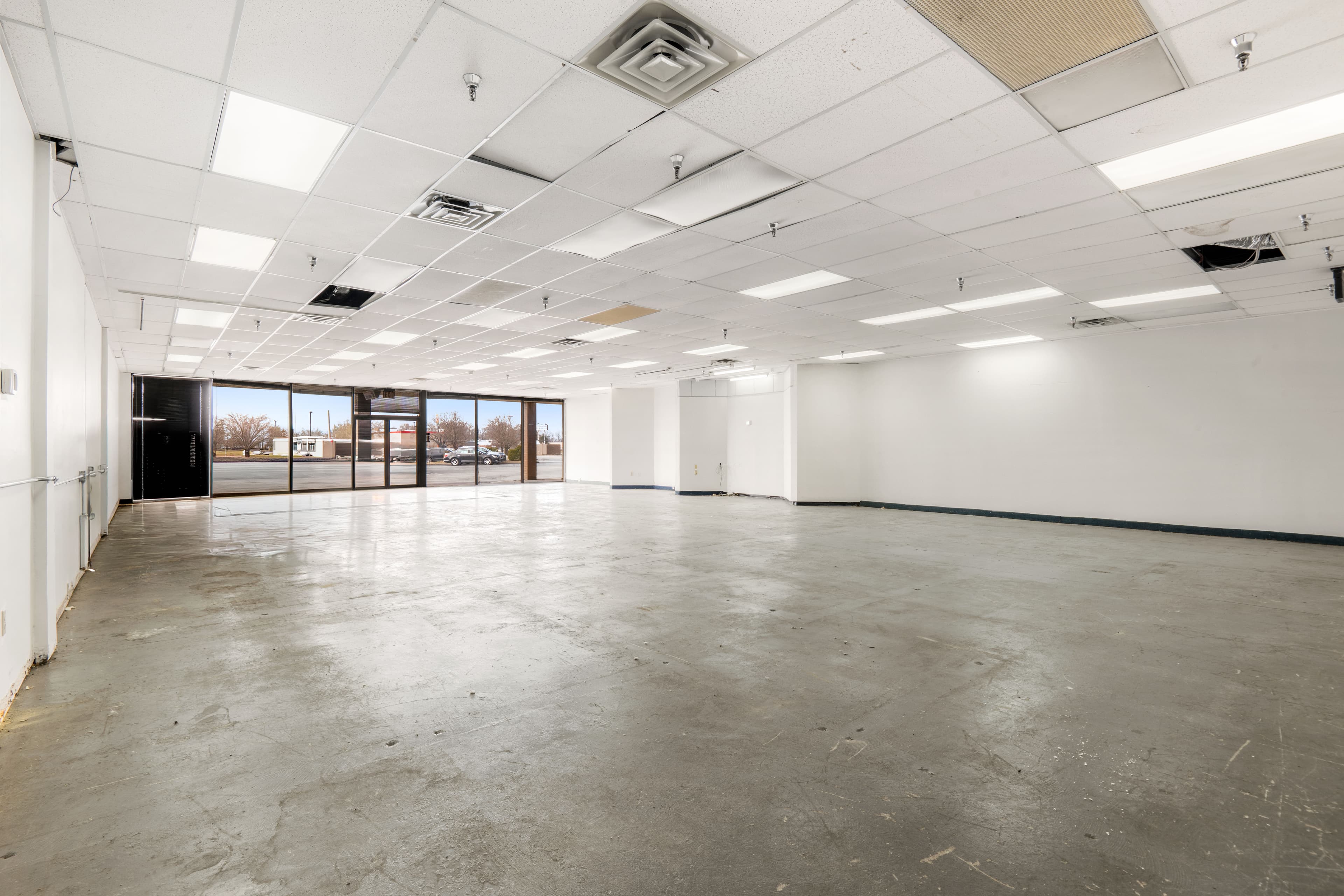 Property at 140 London Shopping Center, London, KY — photo 1 of 11