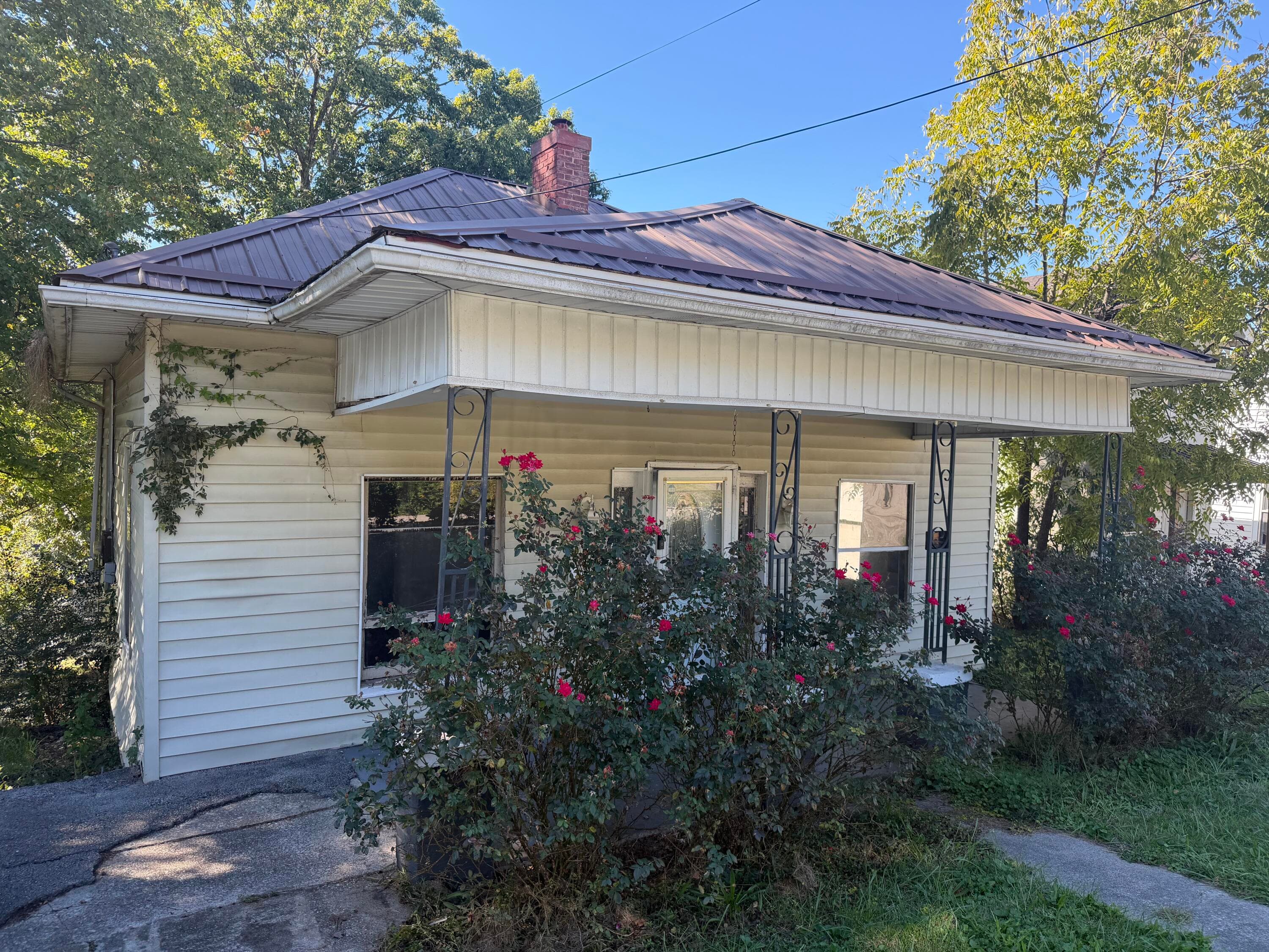 Property at 114 Jesson Street, Corbin, KY — photo 1 of 11